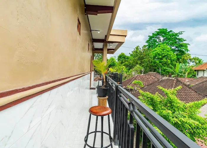Peanut House Hostel *